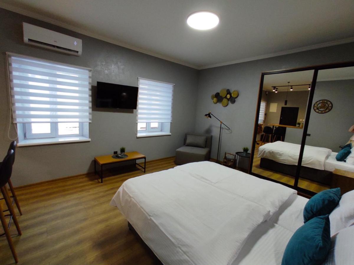 Apart Club Tolstogo Černovice Exteriér fotografie